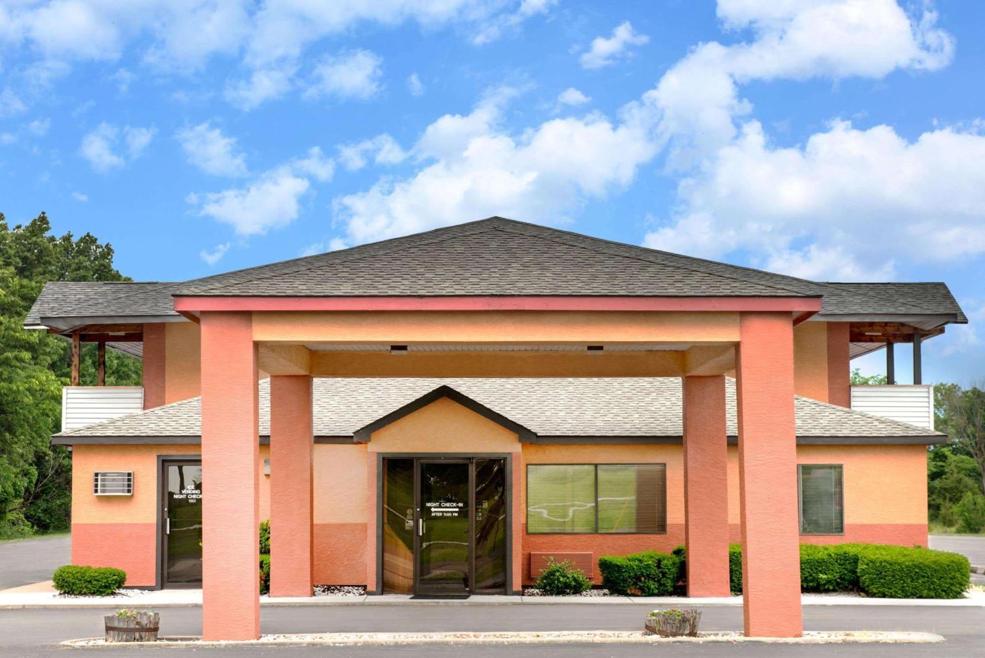 Days Inn By Wyndham Kingdom City Exterior foto
