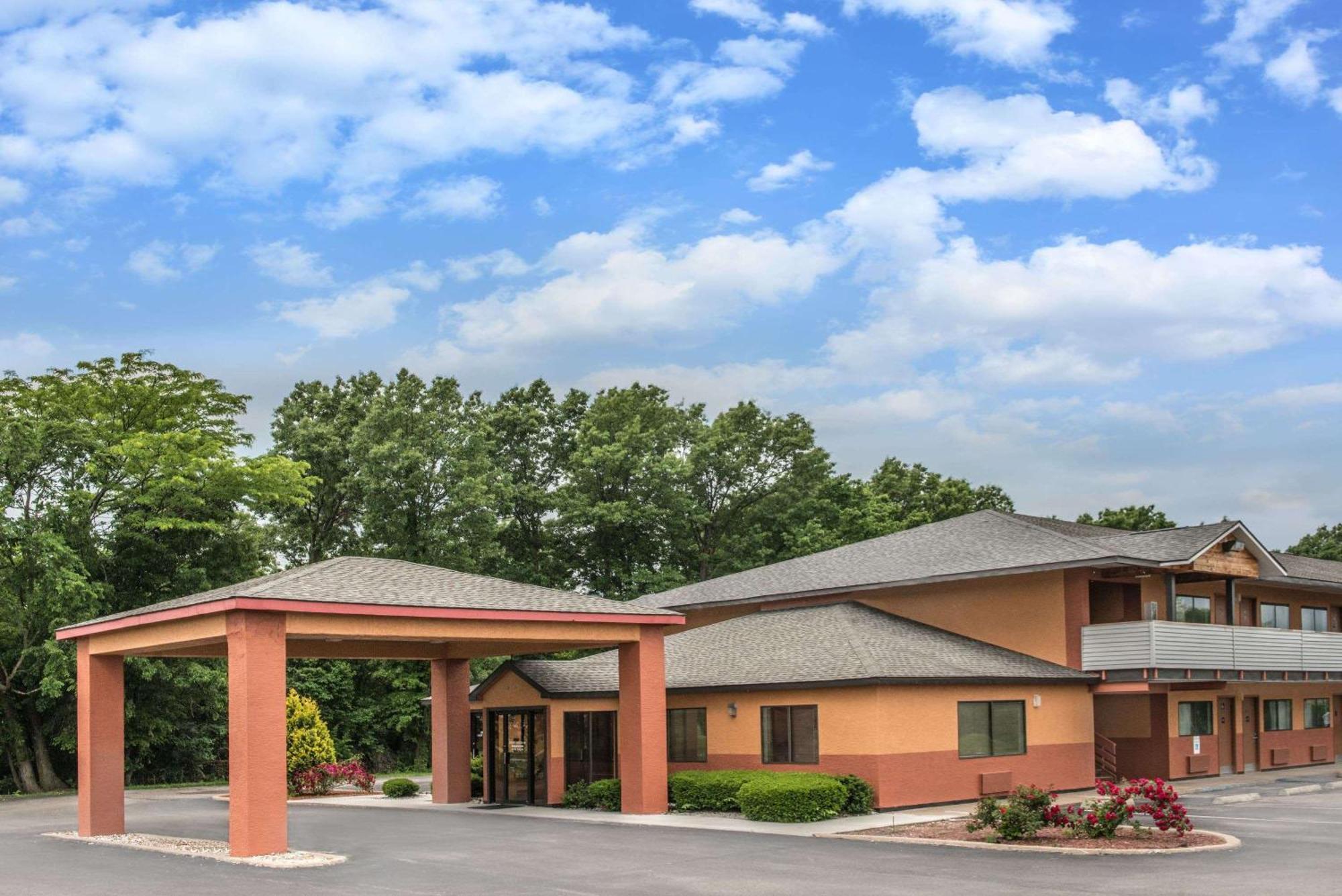 Days Inn By Wyndham Kingdom City Exterior foto